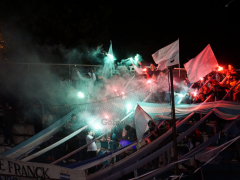 Gästefans beim Spiel Atlético Uruguay vs Argentino de Franck im Estadio Simón Luciano Plazaola, Concepción del Uruguay