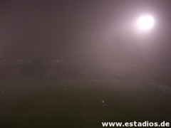 Stadion im Nebel