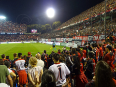 Newells-Fans auf den vollen Tribünen des Estadio Marcelo A. Bielsa beim Spiel gegen Defensa im Juli 2022