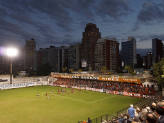 Das Estadio Juan Pasquale beim Spiel Defensores de Belgrano - Colegiales im Mai 2015