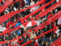 Fans beim Spiel Independiente - Huracan im Estadio Único von La Plata am 11.06.2014