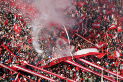 Fans der Argentinos Juniors im Duco (Huracan)