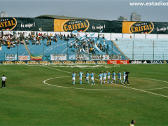 Sporting Cristal begrüsst die Fans im Estadio San Martín de Porres vor dem Spiel gegen Union Huaral (2003).