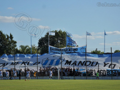 Blockfahne der Argentino-Fans beim Merlo-Clasico gegen Deportivo, Februar 2020