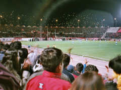 Zuschauer beim Copa-Sudamericana-Spiel Cienciano - U. Católica im Estadio Inca Garcilaso von Cusco, September 2003