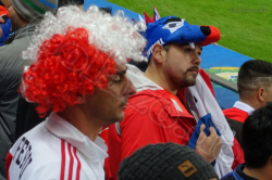 Chilenen und Peruaner nebeneinander beim Copa-America-Halbfinale in der Arena do Gremio, Porto Alegre, Juli 2019