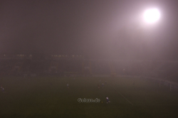 Wenig Sicht beim Copa-Sudamericana-Spiel U. Católica - Internacional im Estadio San Carlos de Apoquindo, Sept. 2008