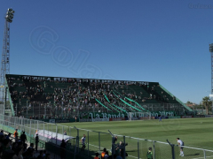 Blick auf die Popular des Estadio Hilario Sánchez Rodríguez beim Spiel San Martín San Juan - Ind. Rivadavia, Nov. 2021