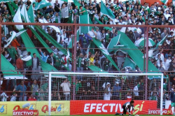 Ferro-Fans im Estadio Diego A. Maradona gegen Central