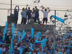 Fans von Defensores Unidos beim Finale gegen San Miguel im Estadio Gigante de Villa Fox von Zarate, Juli 2017