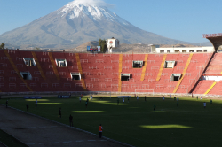 Estadio de la UNSA von Arequipa beim 2.-Liga-Spiel Sportivo Huracán vs Alianza Cristiana 2013