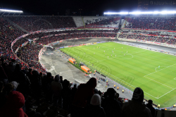 Blick über die Tribünen des Estadio Monumental von Buenos Aires beim Spiel River Plate gegen Alianza Lima, Mai 2022