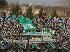Fans von San Miguel beim Finale gegen CADU im Estadio Julio Grondona von Sarandi, Juli 2017
