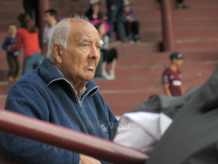 Zuschauer der guten alten Zeit beim Superliga-Spiel Lanus - Racing im Estadio von Lanus, Sept. 2018
