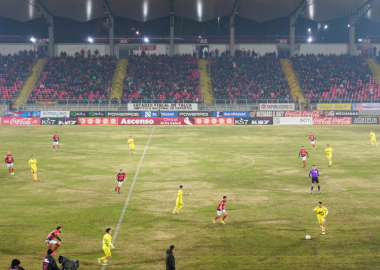 Blick von der Haupttribüne des Estadio Fiscal de Talca im Mai 2024