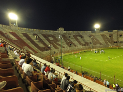 Gästekurve im Estadio Tomás Adolfo Ducó am 13.11.2013 beim Spiel Huracan vs Villa San Carlos