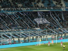 Blick auf die Fankurve im Estadio Peron beim Spiel Racing gegen Patronato im September 2022
