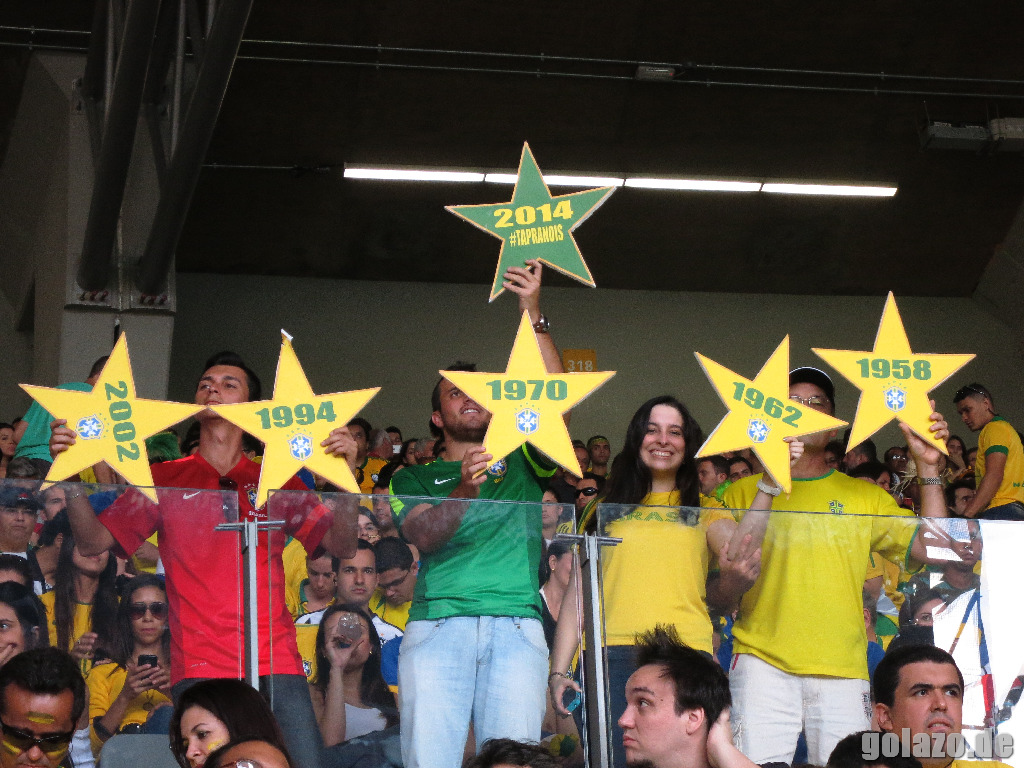 Erfolgsgewissheit beim Halbfinale Brasilien - Uruguay im Estádio Mineirão von Belo Horizonte.